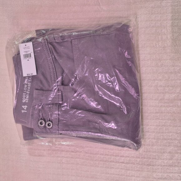BNWT, Never worn, GUESS, Youth Size 14, Purple, low rise, boot cut, jeans. - Picture 4 of 5